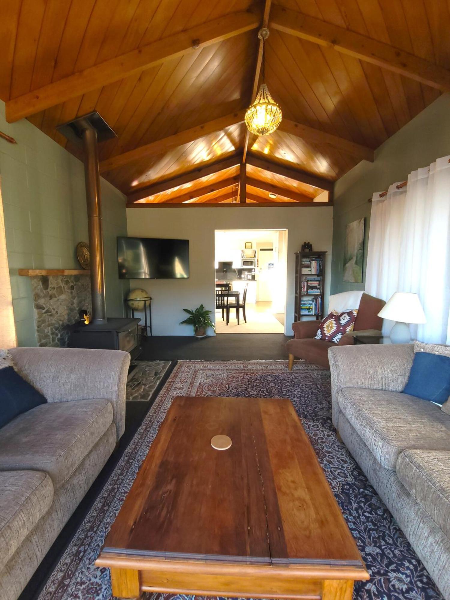 Birdsong Villa Picton Exterior photo